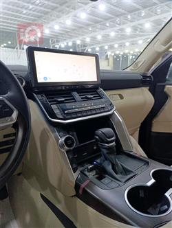 تۆیۆتا لاند کروزەر